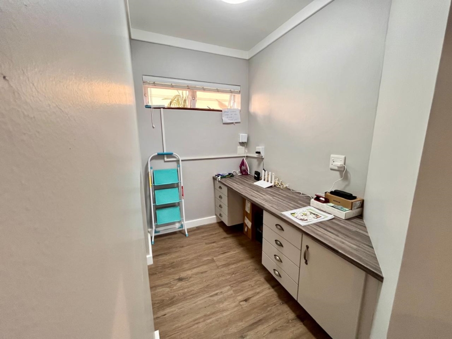 To Let 3 Bedroom Property for Rent in Nahoon Beach Eastern Cape